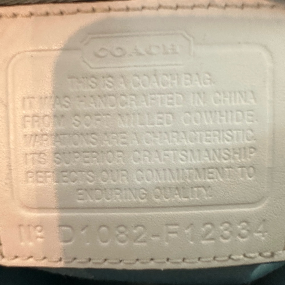 2010 Chelsea Coach Cream Pebbled Leather Shoulder Bag with Tan Straps - Picture 9 of 16